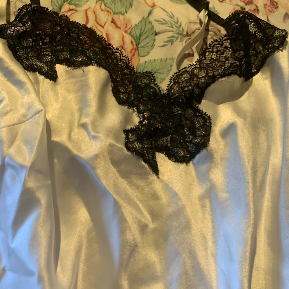 Victoria's Secret White with Black Lace Size Large nightgown - Picture 5 of 8